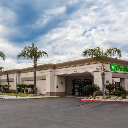 Отель Wyndham Garden Fresno Yosemite Airport Экстерьер фото