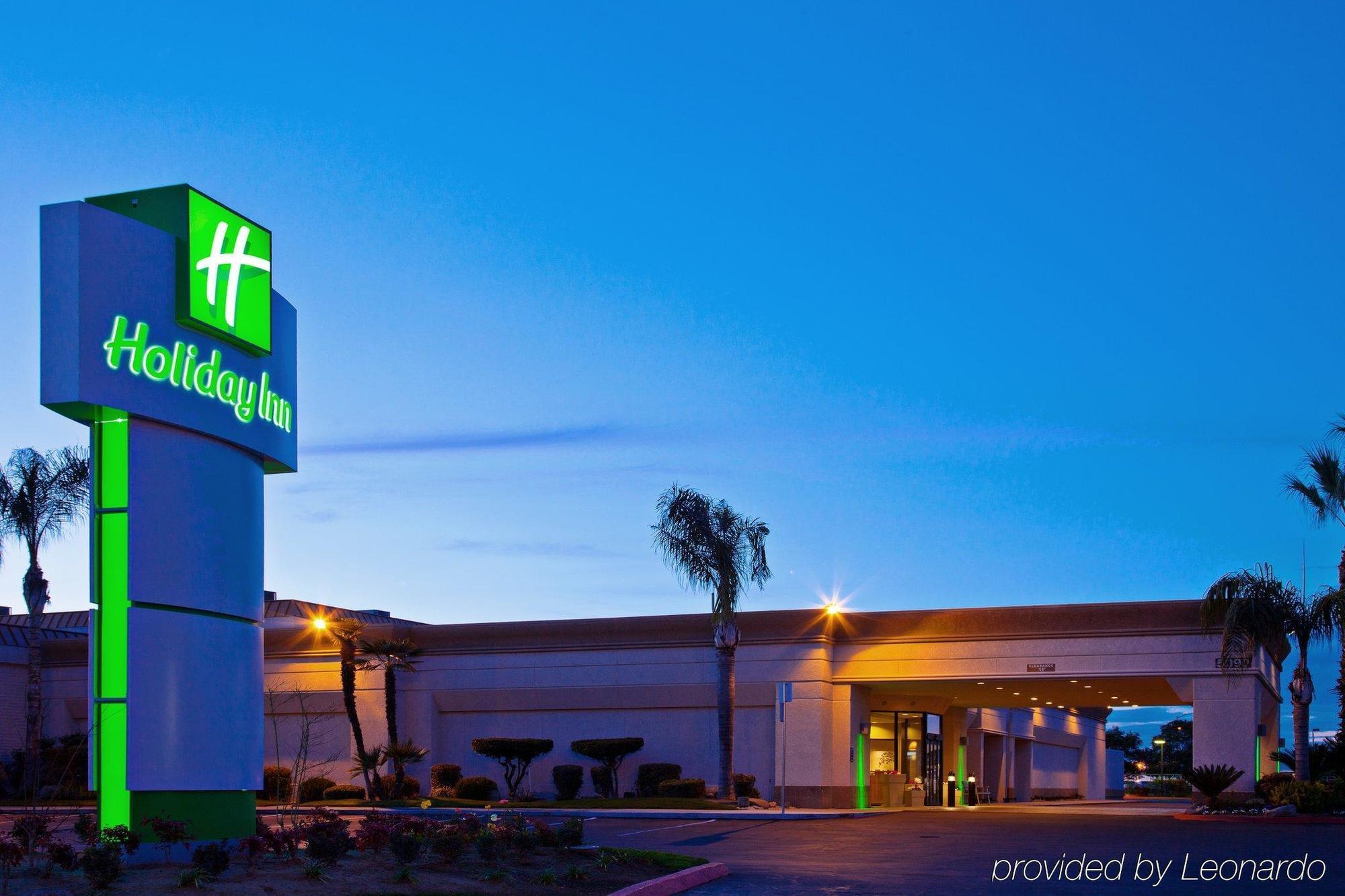 Отель Wyndham Garden Fresno Yosemite Airport Экстерьер фото